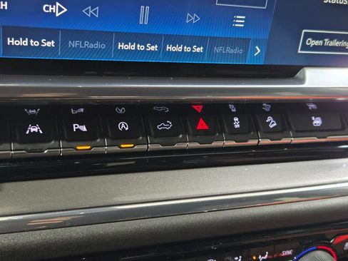 Used 2023 Chevrolet Silverado 1500 High Country w/ Technology Package image 26