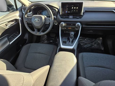 Used 2024 Toyota RAV4 XLE AWD/4WD image 32