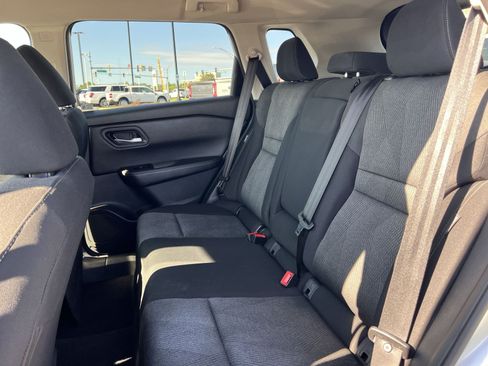 Used 2024 Nissan Rogue SV AWD/4WD image 23