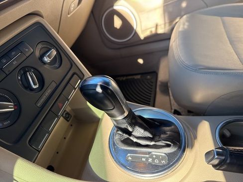 Used 2013 Volkswagen Beetle 2.5 70's Edition image 16