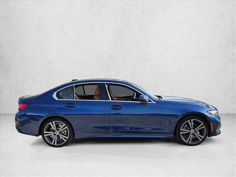 Used 2024 BMW 330i Sedan w/ Premium Package RWD image 4