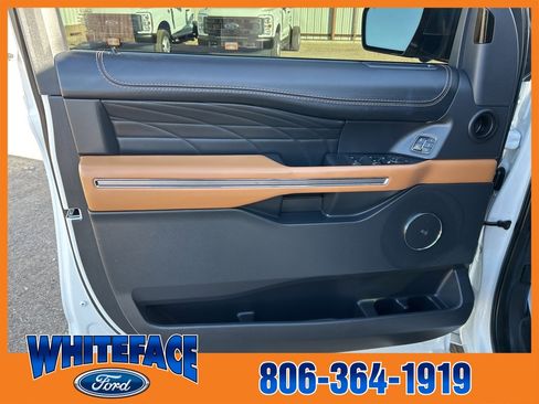 Used 2022 Ford Expedition Max Platinum image 11