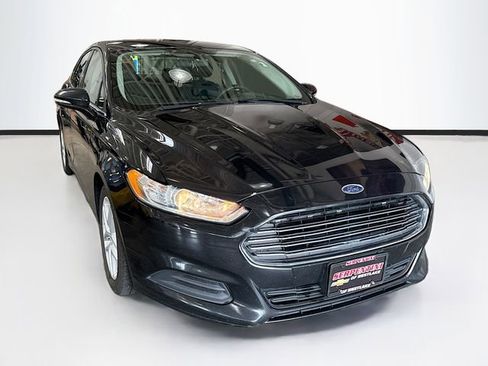 Used 2014 Ford Fusion SE FWD image 3
