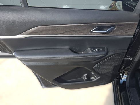 Used 2023 Jeep Grand Cherokee L Limited image 19