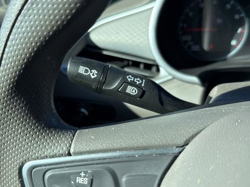 Used 2023 Chevrolet Malibu LT image 4