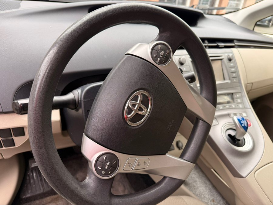 Used 2014 Toyota Prius Three FWD image 15