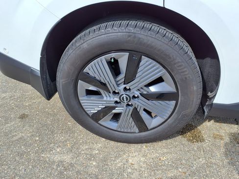 Used 2025 Nissan Murano SL AWD/4WD image 6