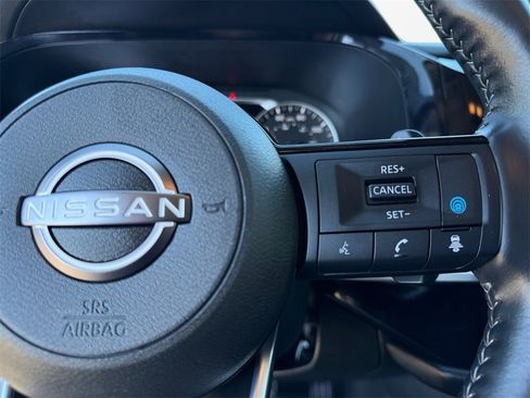 Certified 2025 Nissan Pathfinder SL image 26