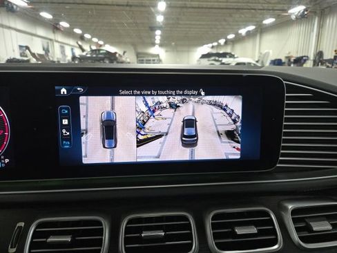 Used 2026 Mercedes-Benz GLS 450 4MATIC image 11