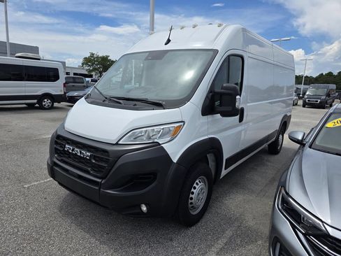 Used 2025 RAM ProMaster 2500 w/ Convenience Group FWD image 4