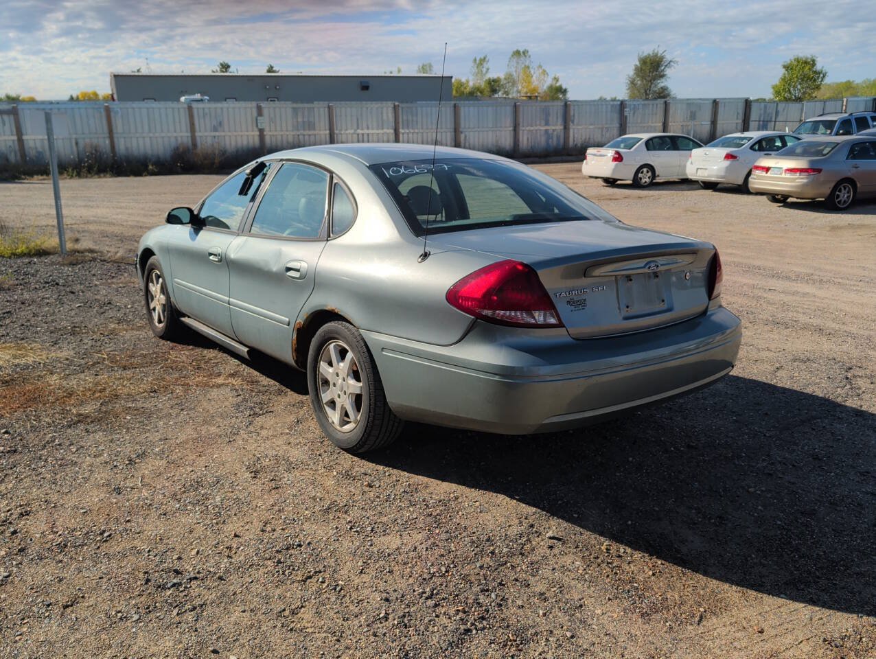 Used 2006 Ford Taurus SEL FWD image 3