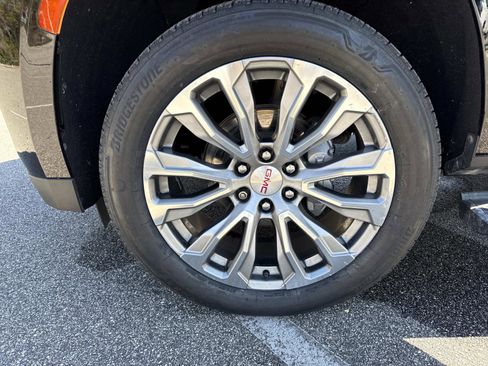 Used 2022 GMC Yukon XL Denali w/ Denali Ultimate Package image 36