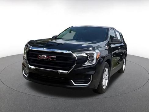 Used 2024 GMC Terrain SLE FWD image 4