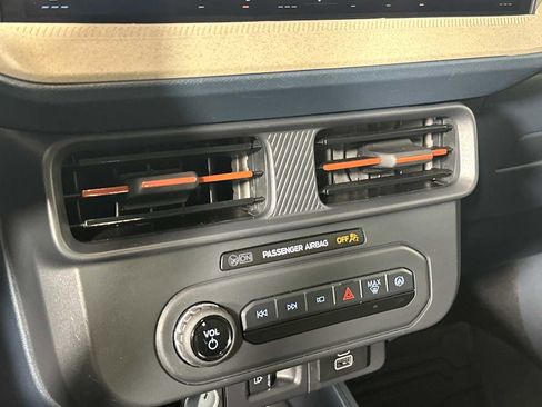 Used 2025 Ford Maverick Lariat image 32