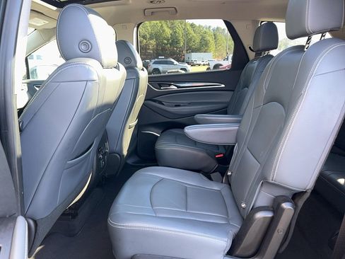 Used 2020 Buick Enclave Essence image 28