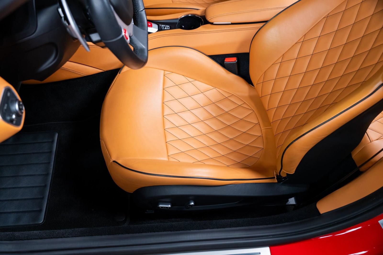 Used 2015 Ferrari California T RWD image 89