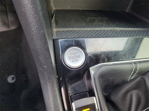 Used 2024 Volkswagen Taos SE image 24