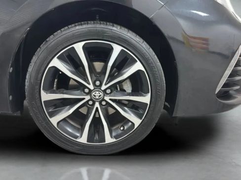 Used 2017 Toyota Corolla SE w/ Carpet Mat Package (TMS) FWD image 28
