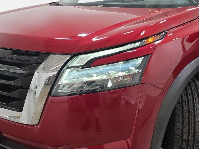 Used 2023 Nissan Pathfinder SL AWD/4WD image 30