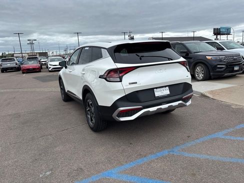 Used 2023 Kia Sportage LX AWD/4WD image 7