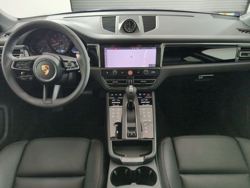Certified 2025 Porsche Macan AWD/4WD image 21