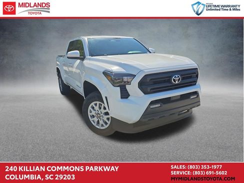Used 2025 Toyota Tacoma SR5 AWD/4WD image 1