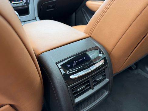 Used 2021 Cadillac XT5 Premium Luxury image 11