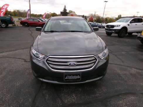 Used 2016 Ford Taurus SE FWD image 4