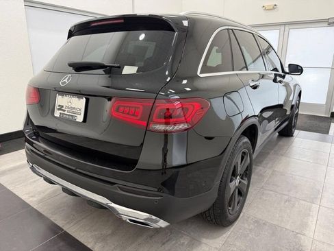 Used 2022 Mercedes-Benz GLC 300 4MATIC image 2