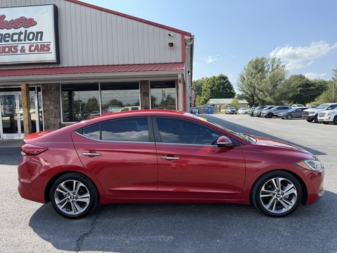 Used 2017 Hyundai Elantra Limited FWD image 3