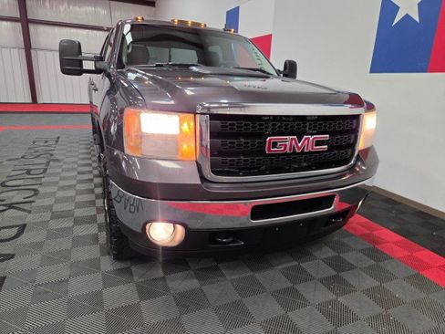 Used 2011 GMC Sierra 2500 SLT w/ SLT Convenience Package image 23