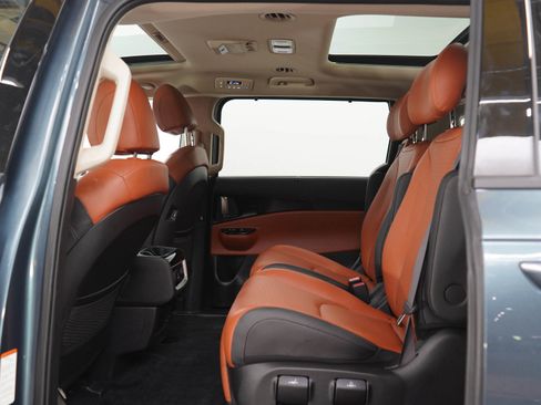 Used 2024 Kia Carnival SX Prestige FWD image 21