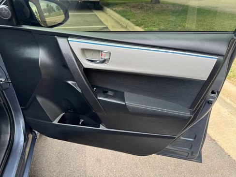 Used 2015 Toyota Corolla LE FWD image 17