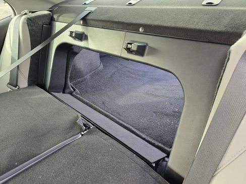 Used 2020 Toyota Camry SE image 27