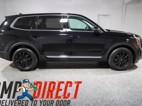 Used 2022 Kia Telluride LX AWD/4WD image 6