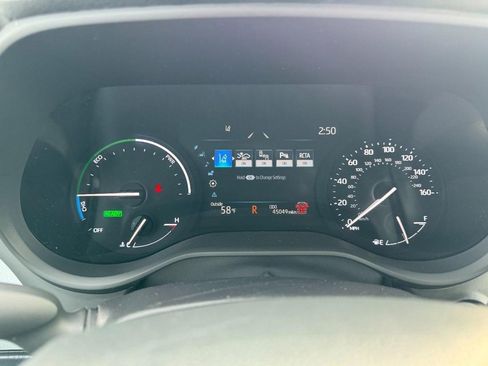 Used 2025 Toyota Sienna XLE image 23