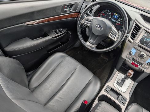 Used 2014 Subaru Legacy 3.6R Limited AWD/4WD image 9