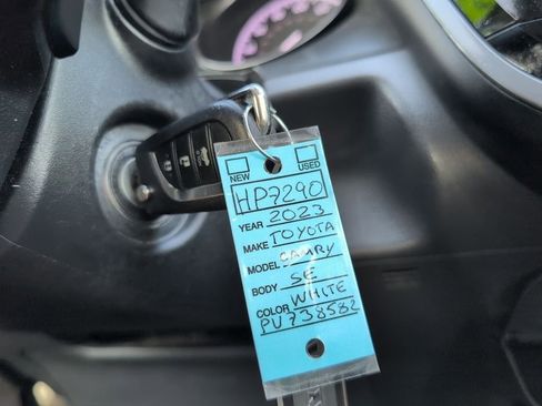 Used 2023 Toyota Camry SE image 29