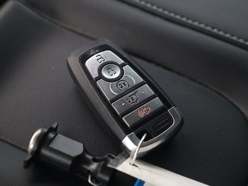 Used 2025 Ford Expedition Max Platinum AWD/4WD image 26