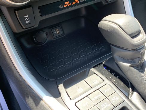 Used 2024 Toyota RAV4 LE AWD/4WD image 23