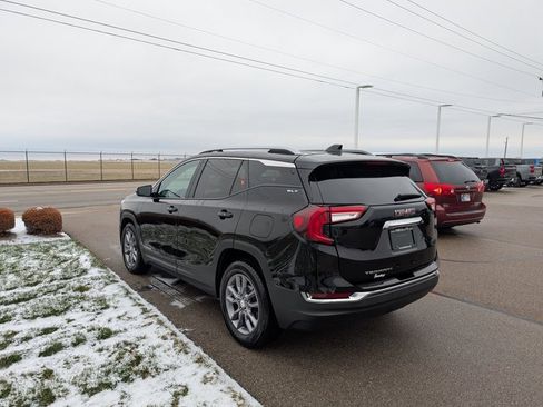 Certified 2023 GMC Terrain SLT image 9