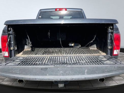 Used 2017 RAM 1500 Express image 25