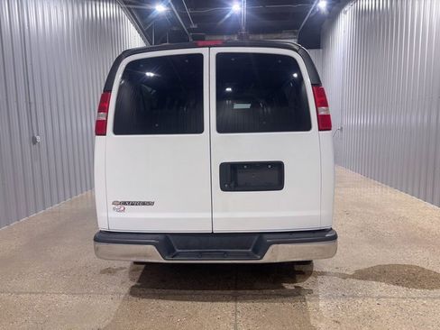 Used 2019 Chevrolet Express 3500 LT w/ LT Preferred Equipment Group image 4