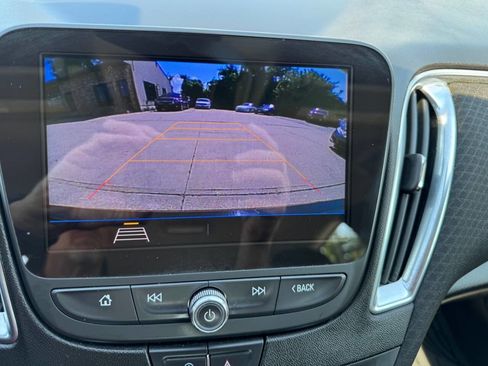 Used 2020 Chevrolet Malibu LT image 21