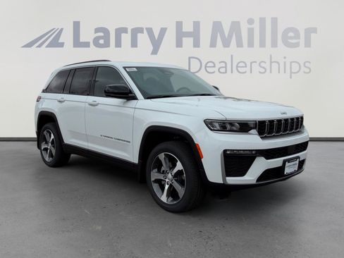 New 2026 Jeep Grand Cherokee Limited AWD/4WD image 8