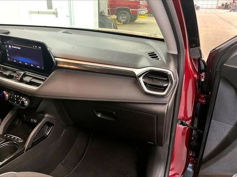 Used 2025 Chevrolet TrailBlazer LT AWD/4WD image 13