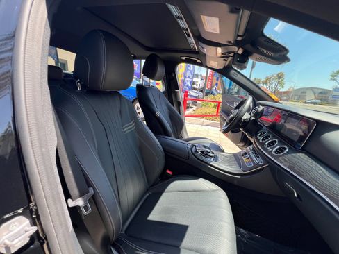 Used 2018 Mercedes-Benz E 400 4MATIC Sedan w/ Premium 3 Package image 39