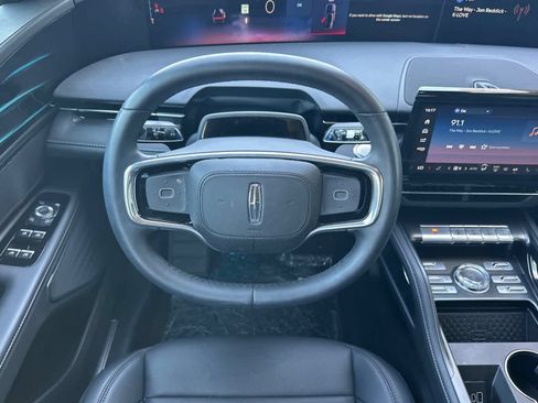 Used 2026 Lincoln Nautilus Premier AWD/4WD image 14
