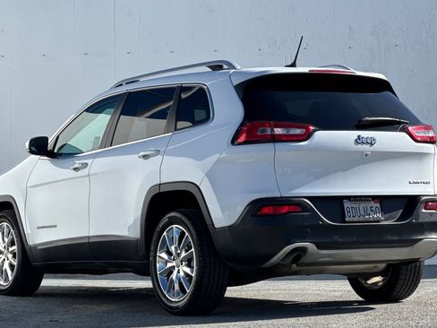 Used 2014 Jeep Cherokee Limited w/ Technology Group FWD image 5