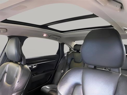 Used 2018 Volvo S90 T6 Momentum w/ Protection Package image 19